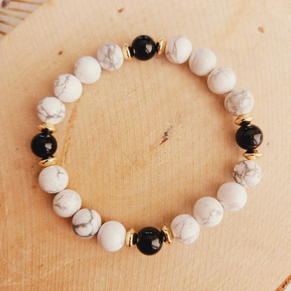 BRACELET FAIT MAIN - REALISEZ VOS REVES - HOWLITE ET ONYX