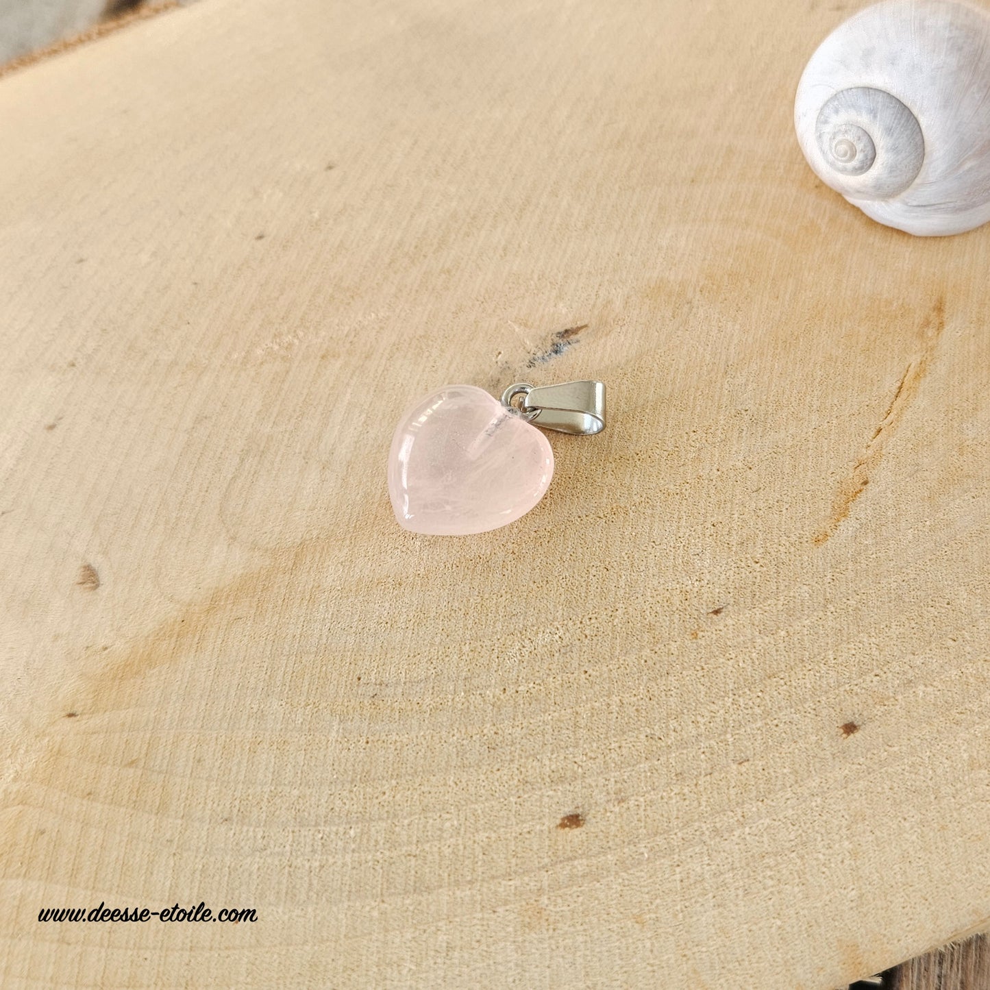 PENDENTIF COEUR - QUARTZ ROSE AVEC CORDON